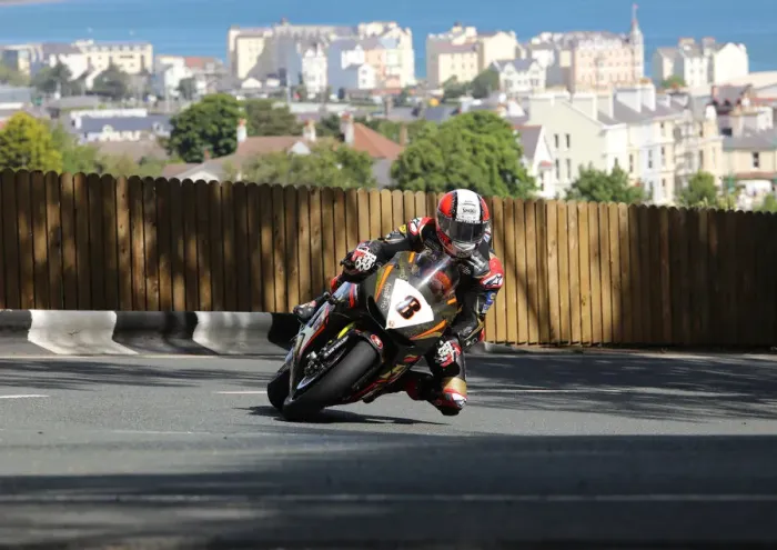 Framed Print : Michael Rutter (BMW) 2019 Superstock TT Framed Print : Michael Rutter (BMW) 2019 Superstock TT