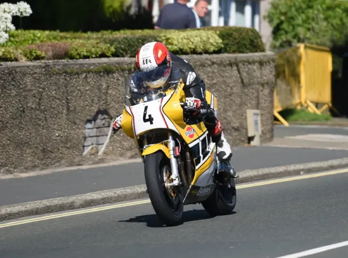 Framed Print : Michael Rutter (Harris Yamaha) 2016 Superbike Classic TT Framed Print : Michael Rutter (Harris Yamaha) 2016 Superbike Classic TT