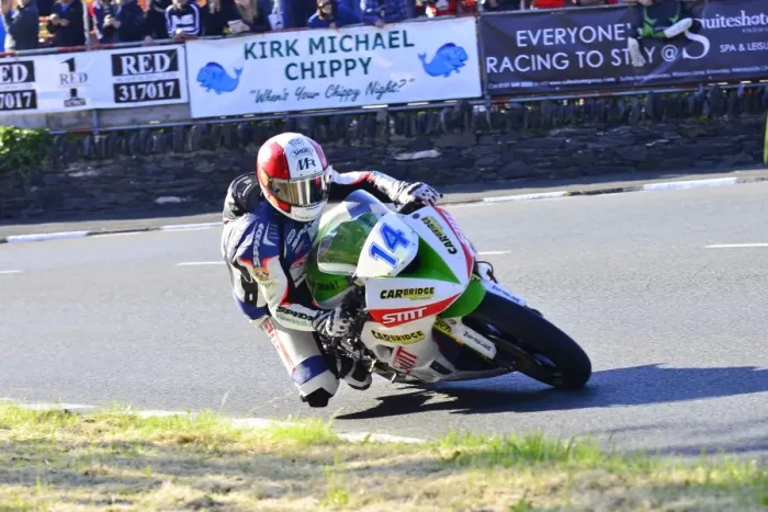 Framed Print : Michael Rutter (Kawasaki) at Sulby Bridge Framed Print : Michael Rutter (Kawasaki) at Sulby Bridge