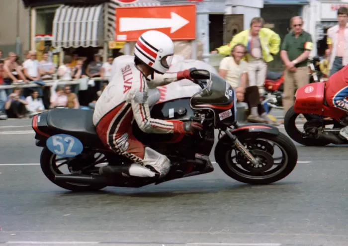 Framed Print : Michael de Silva (Yamaha) 1982 Formula Two TT