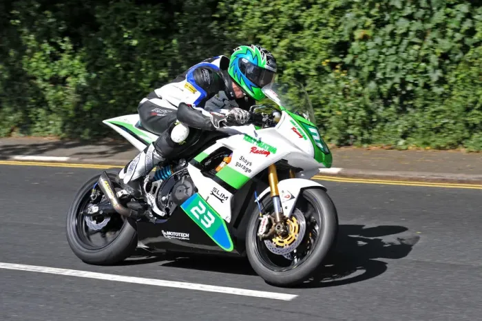 Framed Print : Michael Sweeney (Kawasaki) 2014 Lightweight TT Framed Print : Michael Sweeney (Kawasaki) 2014 Lightweight TT