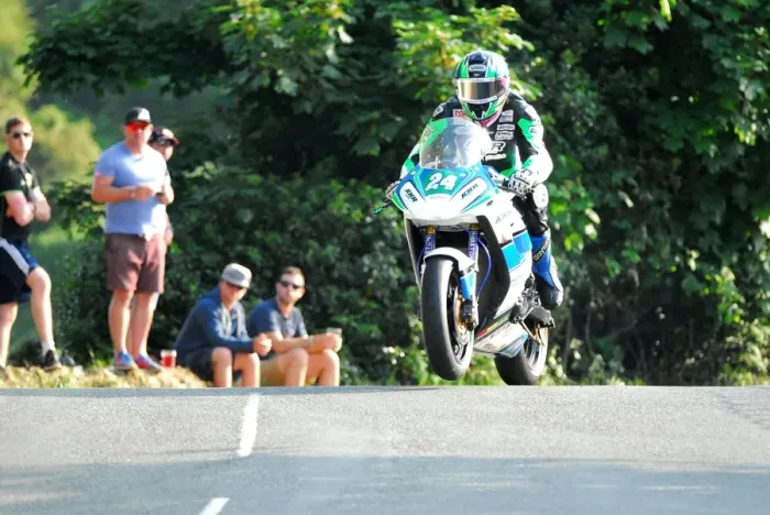 Framed Print : Michael Sweeney (Kawasaki) 2016 Lightweight TT Framed Print : Michael Sweeney (Kawasaki) 2016 Lightweight TT