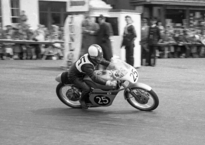 Framed Print : Michio Ichino (Suzuki) 1960 Ultra Lightweight TT Framed Print : Michio Ichino (Suzuki) 1960 Ultra Lightweight TT