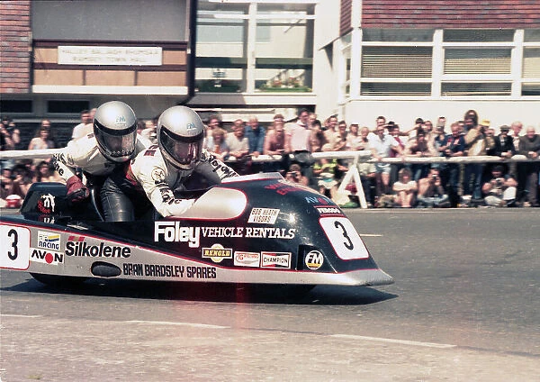 Mick Boddice Chas Birks Ireson Yamaha 1985 Sidecar TT