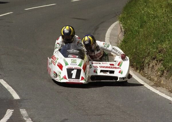 Mick Boddice & Dave Wells (Castrol Honda) 1995 Sidecar TT