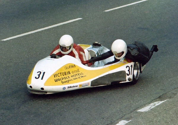 Mick Burcombe & David Grey (Rumble Yamaha) 1982 Sidecar TT