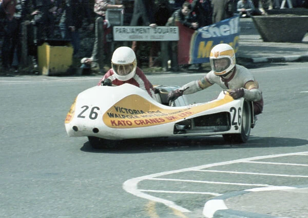 Mick Burcombe & Derek Rumble jnr (Yamaha) 1981 Sidecar TT