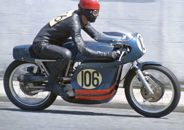 Mick Burns (Metisse) 1968 Senior TT