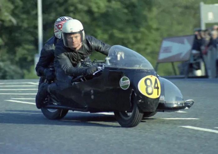Framed Print : Mick Cain & Beverley Martin (Triumph) 1972 750 Sidecar TT Framed Print : Mick Cain & Beverley Martin (Triumph) 1972 750 Sidecar TT