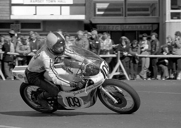 Mick Capper (Yamaha) 1977 Senior Manx Grand Prix