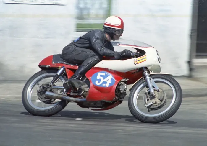 Framed Print : Mick Chatterton (Aermacchi) 1969 Junior TT Framed Print : Mick Chatterton (Aermacchi) 1969 Junior TT
