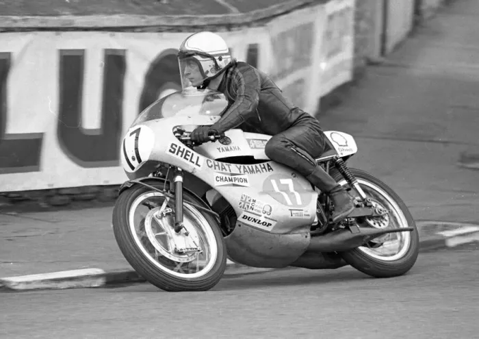 Framed Print : Mick Chatterton (Chat Yamaha) 1972 Junior TT Framed Print : Mick Chatterton (Chat Yamaha) 1972 Junior TT