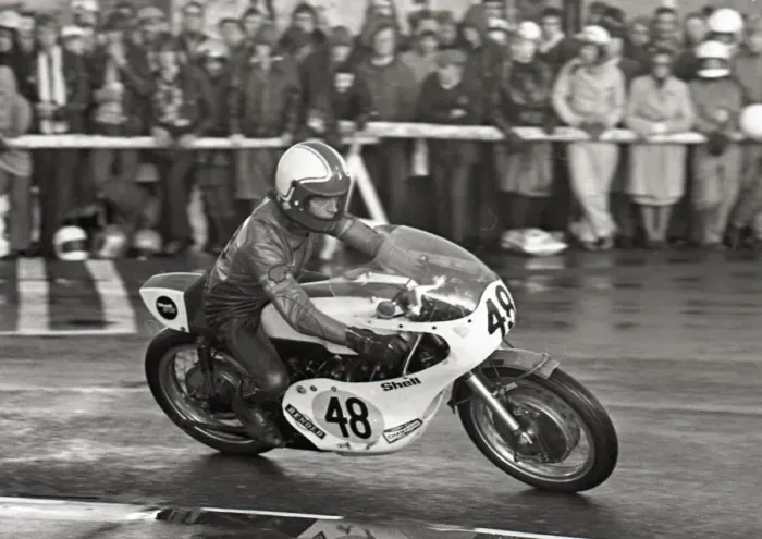 Framed Print : Mick Chatterton (Yamaha) 1975 Senior TT Framed Print : Mick Chatterton (Yamaha) 1975 Senior TT