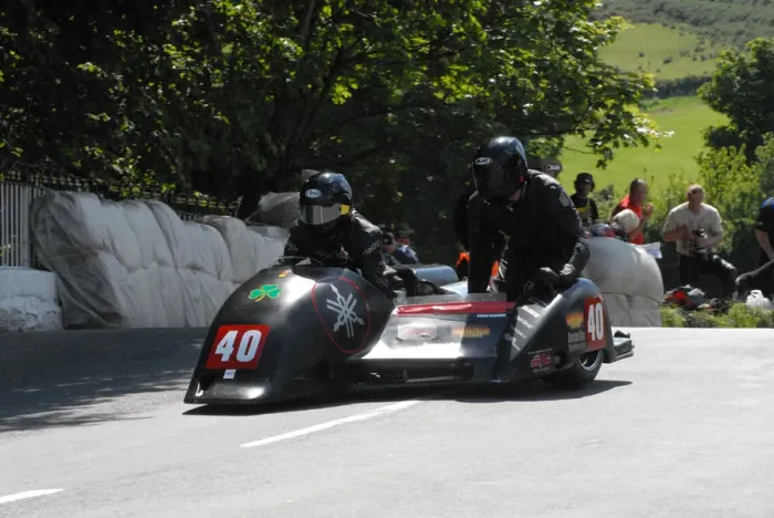 Framed Print : Mick Donovan & Aidan Browne (Ireson Yamaha) 2009 Sidecar TT Framed Print : Mick Donovan & Aidan Browne (Ireson Yamaha) 2009 Sidecar TT