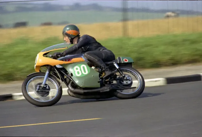 Framed Print : Mick Gilder (Suzuki) 1971 Lightweight Manx Grand Prix Framed Print : Mick Gilder (Suzuki) 1971 Lightweight Manx Grand Prix