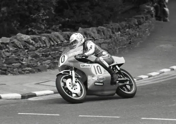 Framed Print : Mick Grant (Kawasaki) 1975 Senior TT Framed Print : Mick Grant (Kawasaki) 1975 Senior TT