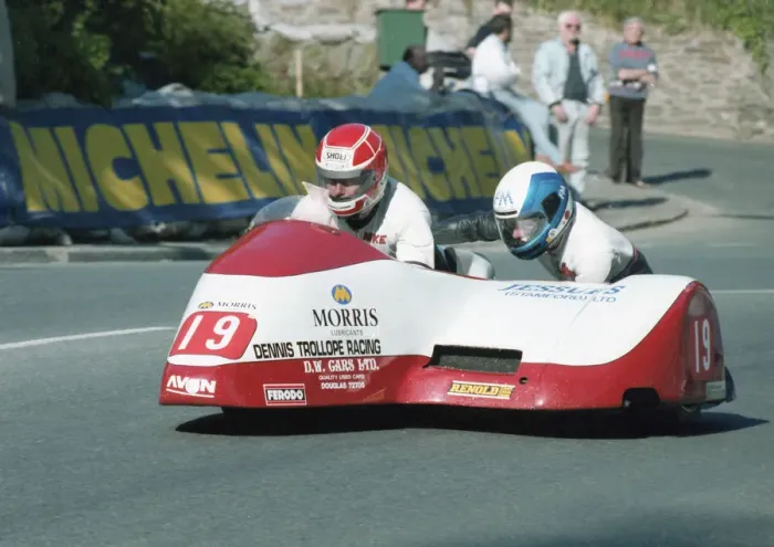 Framed Print : Mick Hamblin & Eddie Kiff (Yamaha) 1991 Sidecar TT Framed Print : Mick Hamblin & Eddie Kiff (Yamaha) 1991 Sidecar TT