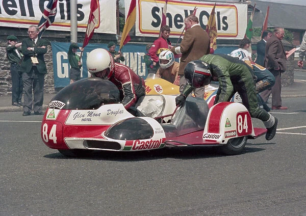 Mick Hamblin & Wallace Brammer (Windle Yamaha) 1986 Sidecar TT