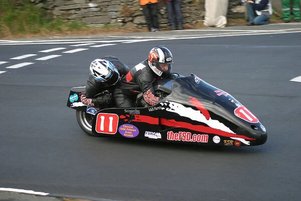 Mick Harvey & Fiona Baker-Milligan (Shelbourne) 2005 Sidecar TT