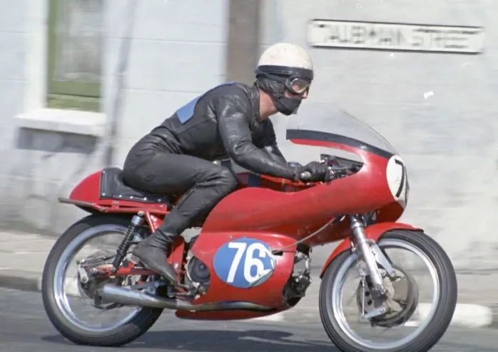 Framed Print : Mick Hatherhill (Lawton Aermacchi) 1969 Junior TT Framed Print : Mick Hatherhill (Lawton Aermacchi) 1969 Junior TT