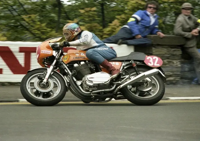 Framed Print : Mick Hunt (Laverda) 1979 Formula One TT Framed Print : Mick Hunt (Laverda) 1979 Formula One TT