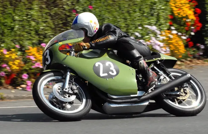 Framed Print : Mick Moreton (Paton) 2010 Senior Classic Manx Grand Prix