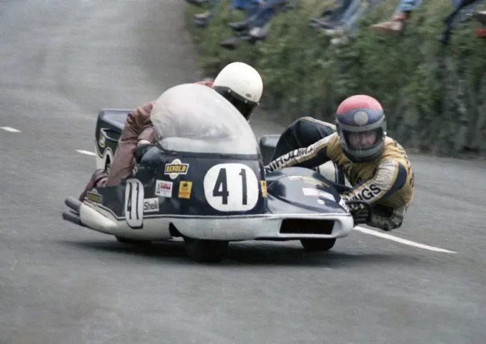 Framed Print : Mick Potter & Graham Twitchings (Yamaha) 1978 Sidecar TT Framed Print : Mick Potter & Graham Twitchings (Yamaha) 1978 Sidecar TT