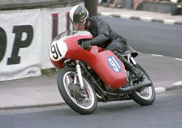 Mick Potter (Triumph) 1968 Junior TT