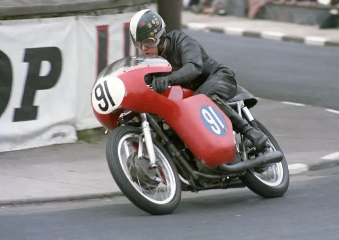 Framed Print : Mick Potter (Triumph) 1968 Junior TT Framed Print : Mick Potter (Triumph) 1968 Junior TT