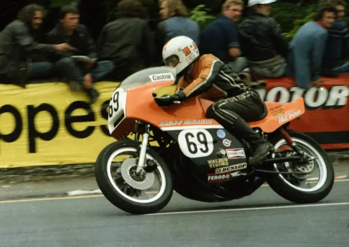 Framed Print : Mick Poxon (P&M Kawasaki) 1979 Classic TT Framed Print : Mick Poxon (P&M Kawasaki) 1979 Classic TT