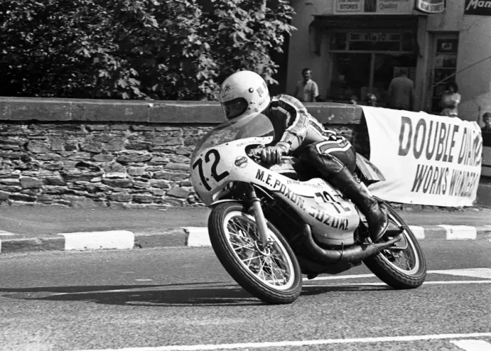 Framed Print : Mick Poxon (Suzuki) 1973 Senior Manx Grand Prix Framed Print : Mick Poxon (Suzuki) 1973 Senior Manx Grand Prix