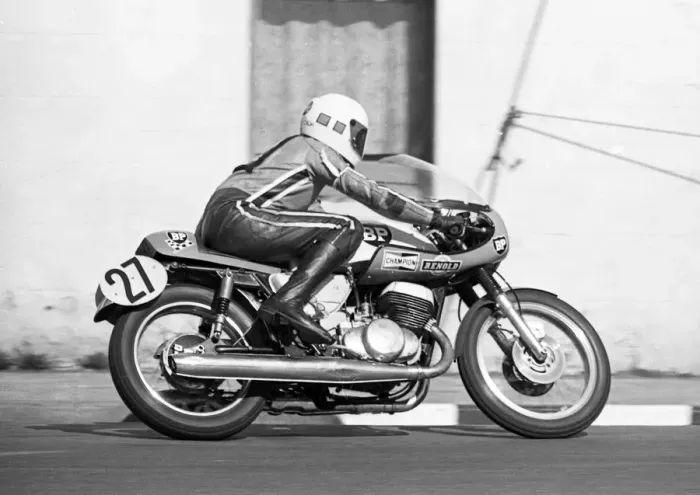 Framed Print : Mick Poxon (Suzuki) 1975 Production TT