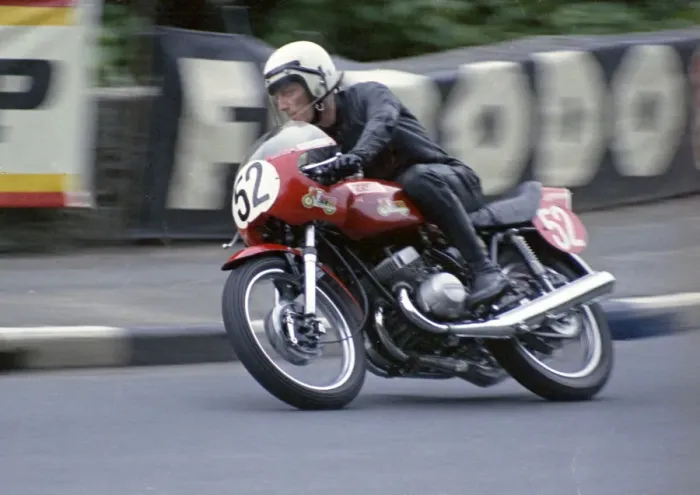 Framed Print : Mick Scutt (Kawasaki) 1973 Production TT Framed Print : Mick Scutt (Kawasaki) 1973 Production TT