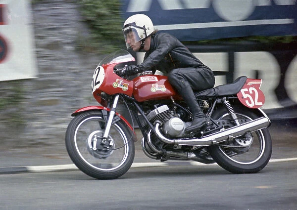 Mick Scutt (Kawasaki) 1973 Production TT