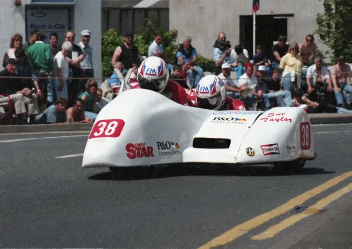 Framed Print : Mick Smith & Sue Taylor (Yamaha) 1993 Sidecar TT Framed Print : Mick Smith & Sue Taylor (Yamaha) 1993 Sidecar TT