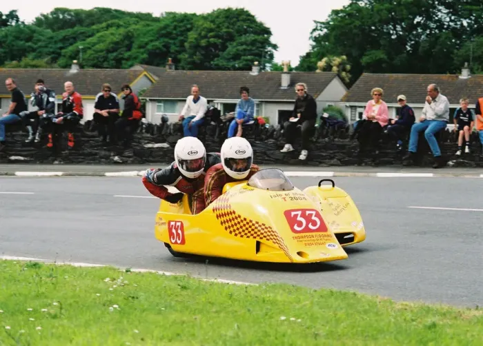Framed Print : Mick Thompson & Rachel Norbury-Lea (Ireson Yamaha) 2004 Sidecar TT Framed Print : Mick Thompson & Rachel Norbury-Lea (Ireson Yamaha) 2004 Sidecar TT