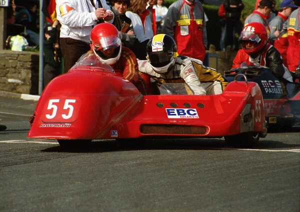 Mick Thompson & Simon Moody (Kawasaki) 1995 Sidecar TT