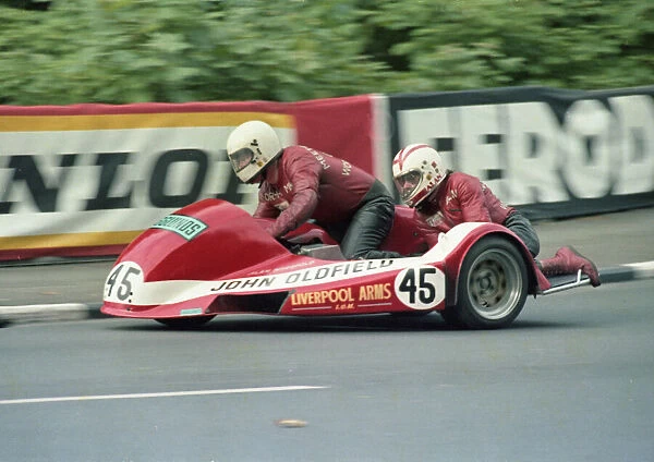 Mike Alexander & Alan Worsfold (Oldfield Yamaha) 1983 Sidecar TT