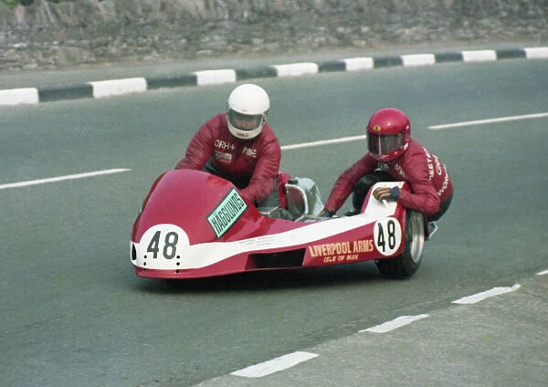 Mike Alexander & Clive Offen (Yamaha) 1982 Sidecar TT
