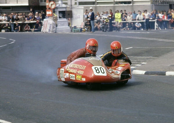 Mike Barry & John Jefferson (Suzuki) 1982 Sidecar TT