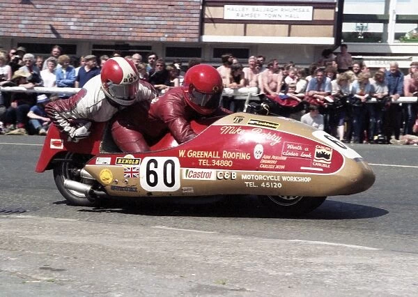 Mike Barry & Martin Rogers (C & B Suzuki) 1985 Sidecar TT