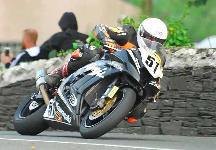Framed Print : Mike Booth (Kawasaki) 2018 Superbike TT Framed Print : Mike Booth (Kawasaki) 2018 Superbike TT