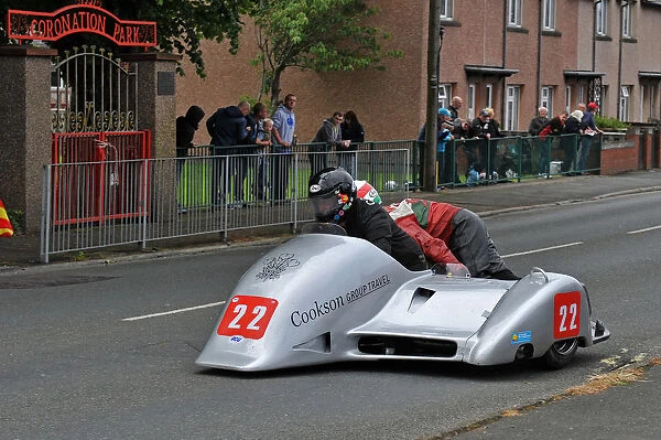 Mike Cookson & Alun Thomas (Honda Ireson) 2014 Sidecar TT