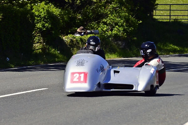 Mike Cookson & Alun Thomas (Ireson Honda) 2015 Sidecar TT