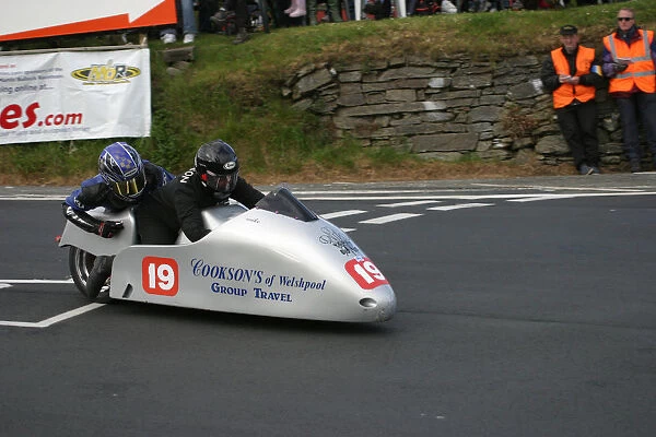 Mike Cookson & Kris Hibberd (Shelbourne) 2005 Sidecar TT