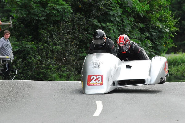 Mike Cookson & William Moralee (Honda Ireson) 2018 Sidecar TT