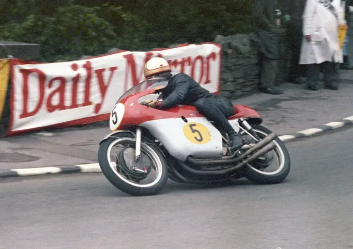 Framed Print : Mike Hailwood (MV) 1965 Senior TT Framed Print : Mike Hailwood (MV) 1965 Senior TT