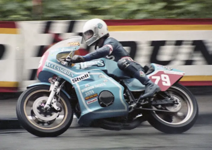 Framed Print : Mike James (H ands Suzuki) 1980 Formula one TT Framed Print : Mike James (H ands Suzuki) 1980 Formula one TT