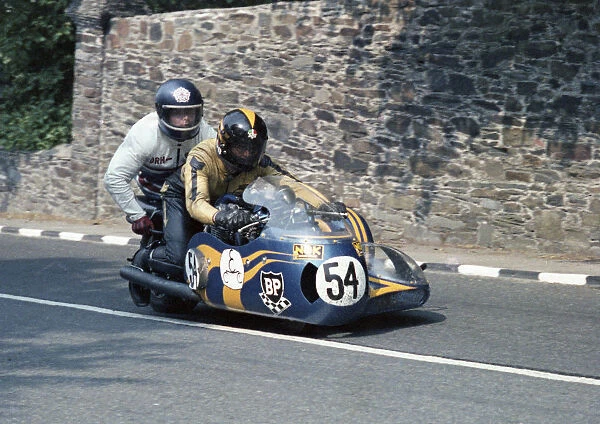 Mike Jones & Anthony Readman (Crystal Kawasak) 1978 Sidecar TT