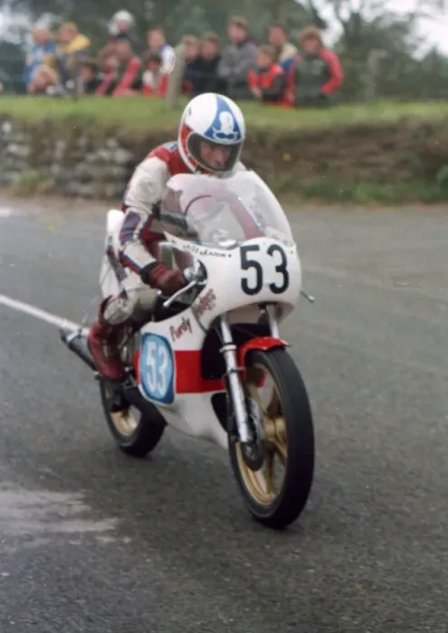 Framed Print : Mike Kneen (Yamaha) 1980 Junior Manx Grand Prix Framed Print : Mike Kneen (Yamaha) 1980 Junior Manx Grand Prix